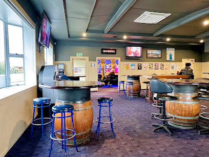 Winton's Top Pub & Garden Bar