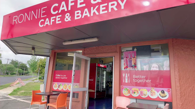 Opinii despre Ronnie's Cafe în Tīrau - Hospitality and gastronomy