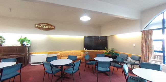 Comentarii opinii despre Castlecliff Club Inc