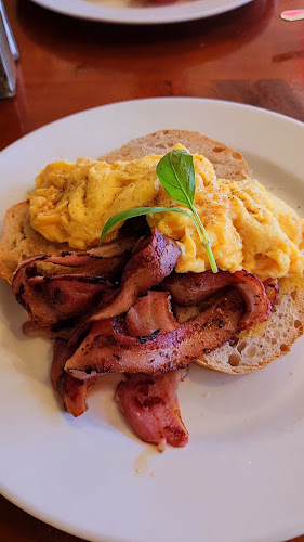 Opinii despre Lambretta's Cafe Bar în Nelson - Hospitality and gastronomy