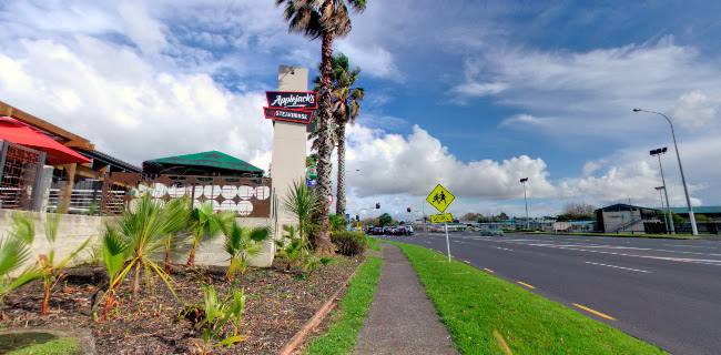 Comments and reviews of Applejack's Bar & Eatery