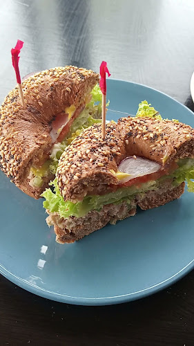 Wholly Bagels & Pizza Thorndon