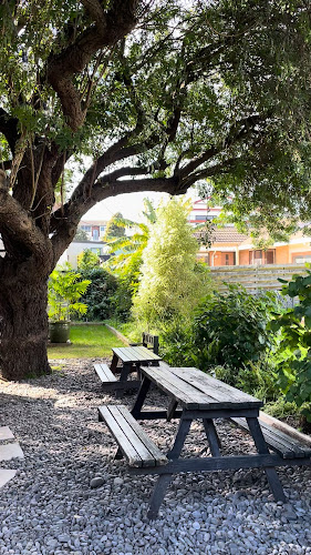 Little Guy Bagel And Coffee House