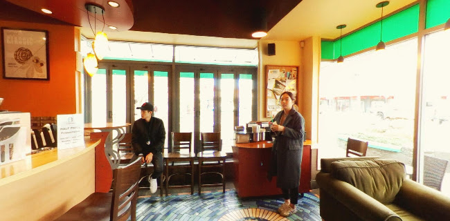 Starbucks Browns Bay - Hospitality and gastronomy