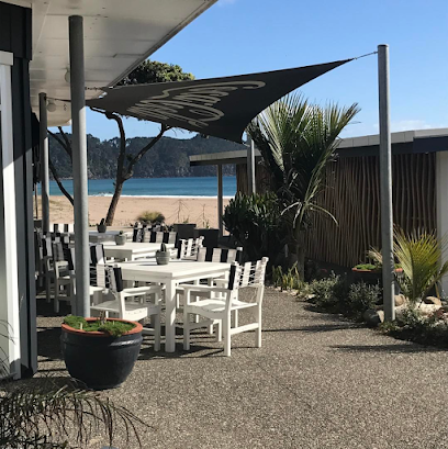 Hotties Beachfront Eatery