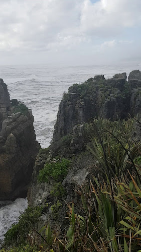 Opinii despre Punakaiki Rocks Hotel & Garden Bar în Punakaiki - Hospitality and gastronomy