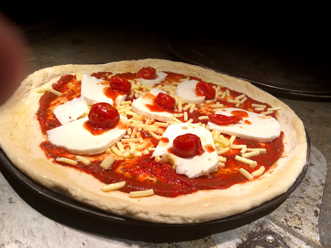 Pizza a casa - Hospitality and gastronomy