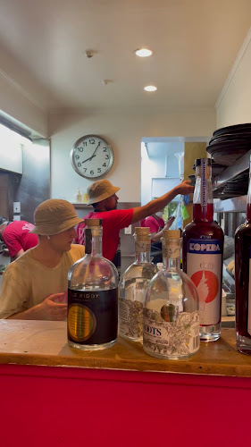 Pipi pizza café and pizza truck, bistro style restaurant - Hospitality and gastronomy