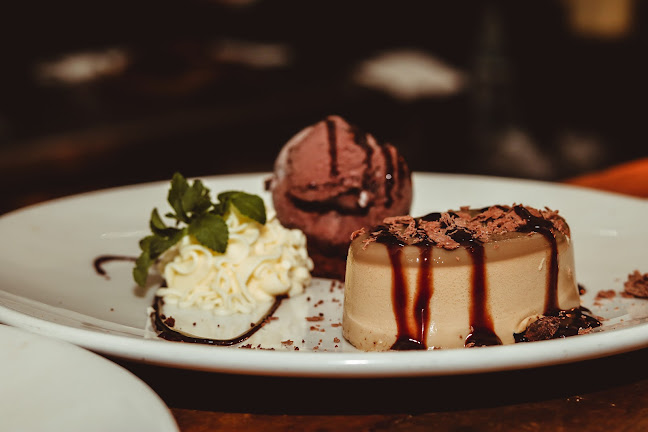 Opinii despre Iguana Street Bar & Restaurant în Hamilton - Hospitality and gastronomy