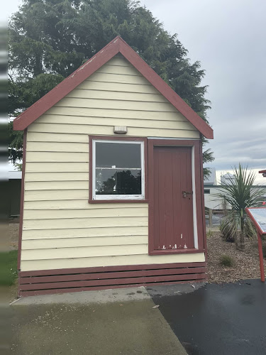 Salmon Tales Cafe Open Times