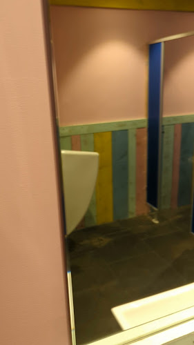 Flamingo Joe's Bar & Eatery - Hospitality and gastronomy