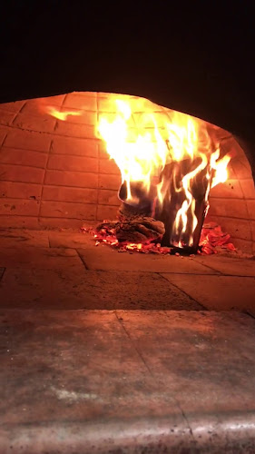 Fire And Slice Woodfired Pizzeria - Christchurch