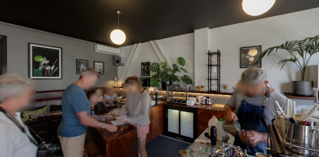 Georgia on Tennyson - Napier