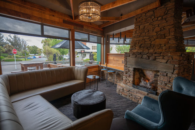The Distinction Luxmore Hotel 41 Town Centre, Te Anau 9600, New Zealand