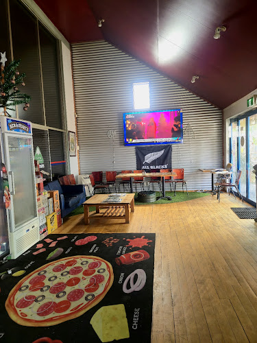 Golden Crust Pizza - Hospitality and gastronomy