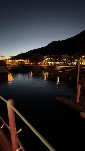 Comentarii opinii despre Perky's - Floating Bar Queenstown