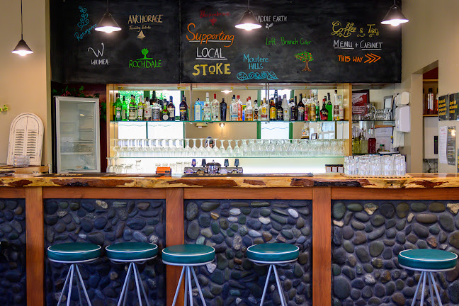 Elevation Cafe, Bar and Restaurant Motueka - Hospitality and gastronomy