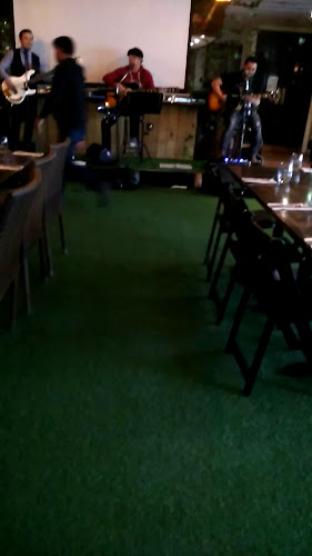 Opinii despre The Backyard Bar & Restaurant în Auckland - Hospitality and gastronomy