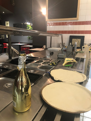 Pizza a casa - Hospitality and gastronomy