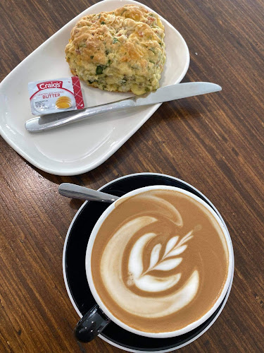 Madisons Cafe and Bar