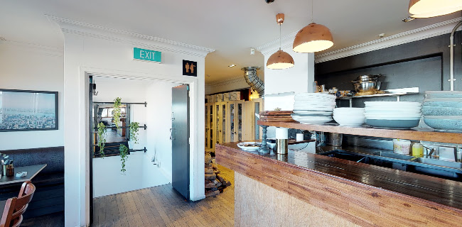 Manhattan Bar + Eatery - Hospitality and gastronomy