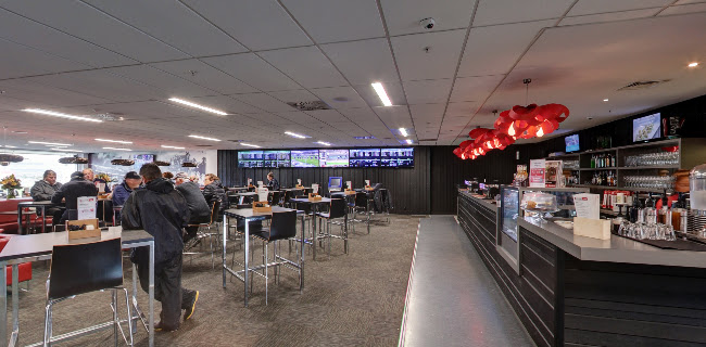 Spectators Bar & Bistro - Hospitality and gastronomy