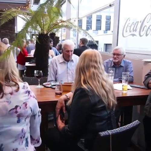 Opinii despre Iguana Street Bar & Restaurant în Hamilton - Hospitality and gastronomy