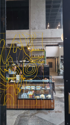 Opinii despre Kopi Cafe în Hamilton - Hospitality and gastronomy