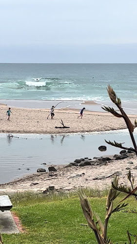 Hotties Beachfront Eatery