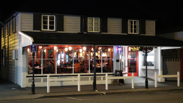 Comentarii opinii despre NomNom Kitchen