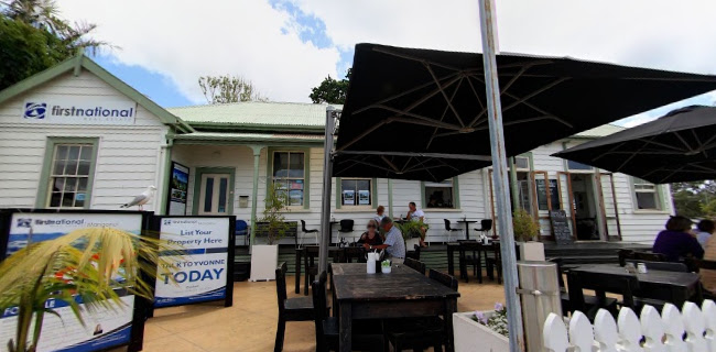 Little Kitchen Cafe - Mangōnui