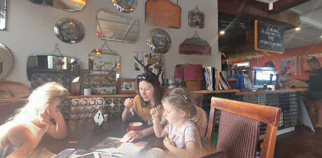 Fossil Point Cafe & Gallery