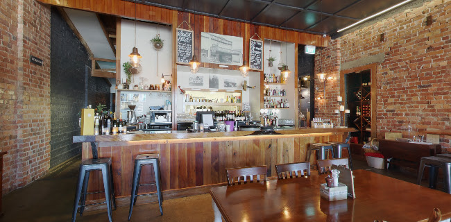 Red Earth Bistro and Wine Bar - Hospitality and gastronomy