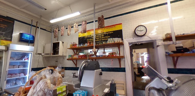 Deep Creek Deli - Hospitality and gastronomy