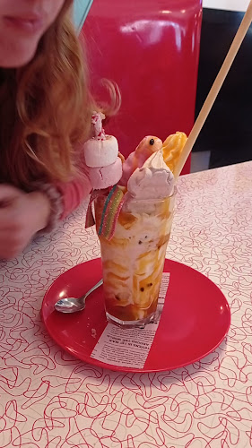 Deluxe Diner - Hospitality and gastronomy