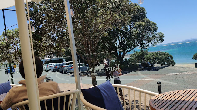 Regatta Bar And Eatery