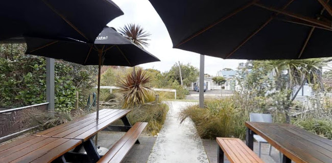 Opinii despre The Pour House and The Coromandel Brewing Company în Hahei - Hospitality and gastronomy