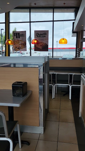 Reviews of Carl's Jr. Hastings in Hastings - Hospitality and gastronomy