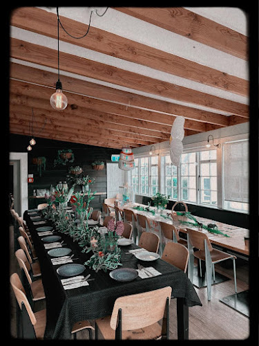 The Collins Cafe And Bar