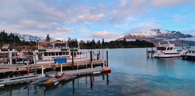 Perky's - Floating Bar Queenstown - Queenstown
