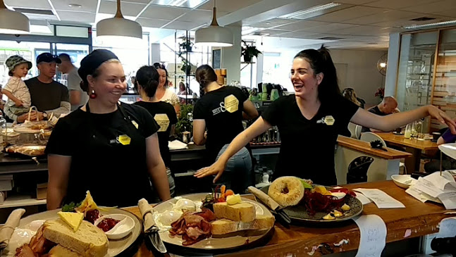 Reviews of Milk & Honey in Whangārei - Hospitality and gastronomy