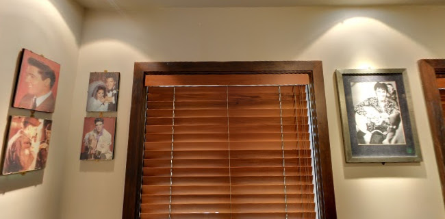 Lone Star Papanui Phone number