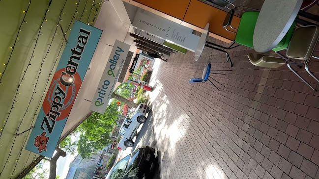 Zippy Central Bar & Cafe.