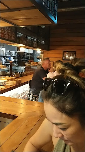 Opinii despre Alessandro's Pizzeria e Pasta Napoletana în Havelock North - Hospitality and gastronomy