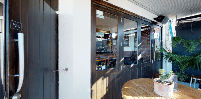 Comentarii opinii despre Manhattan Bar + Eatery