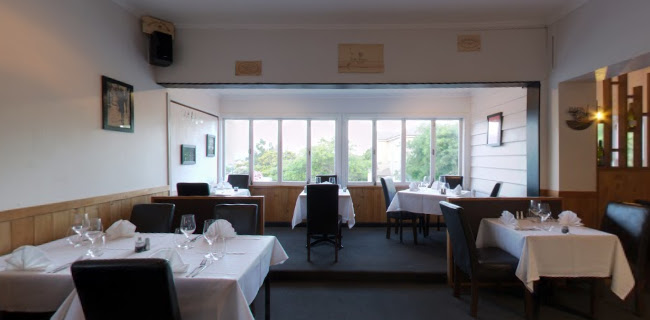 Reviews of Le Bistro des Gourmets in Auckland - Hospitality and gastronomy
