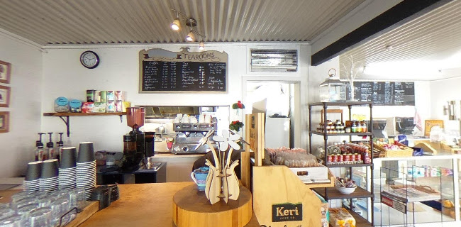 clyde village store & cafe Phone number