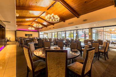 MacKinnon Restaurant & Explorer Bar