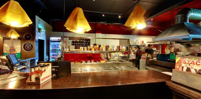 HELL Pizza Cuba Street - Hospitality and gastronomy