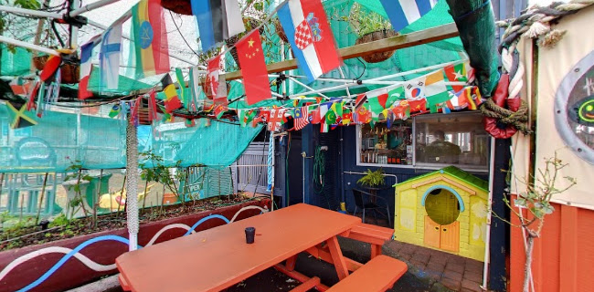 Manou's Waterfront Cafe & Restaurant - Hospitality and gastronomy